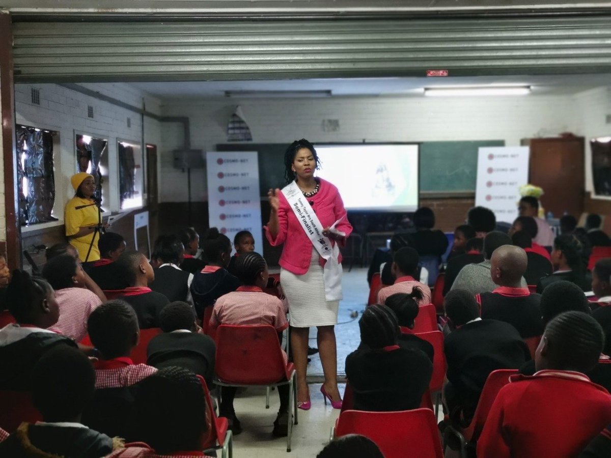 IpsMadam's tweet photo. At Mochochonono primary, where 100 grade 7 learner were gifted with re-usable sanitary pads by MTN Cosmonet &amp; I have a lofe skills talk about Periods.This drive's onjective is to minimise absenteeism and girls dropping out of school due to lack of sanitary pads. https://t.co/WDRqxzunav