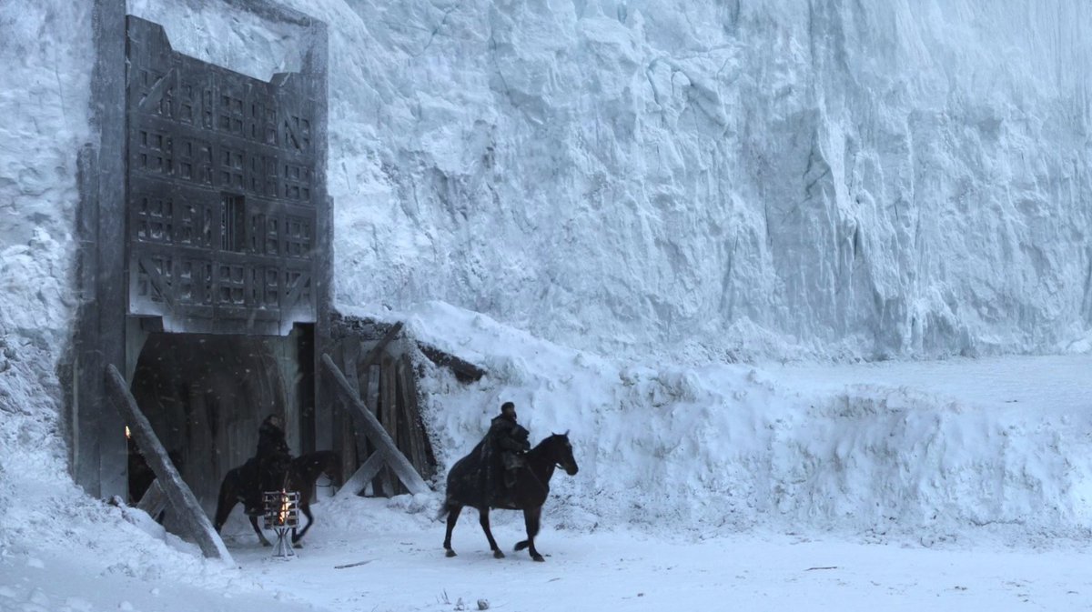 اول مشهد من اول حلقة في المسلسل 
و اخر مشهد من الحلقة الاخيرة في المسلسل 
#قيم_اوف_ثرونز
#GameOfThrones