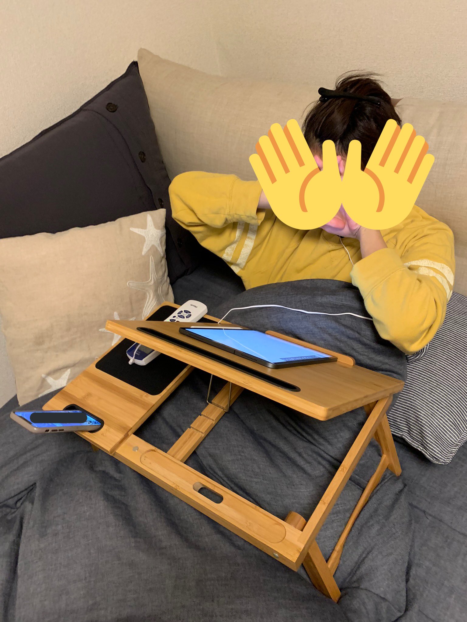この机があればベッドでゴロゴロしながら作業出来るぞ コストコで買える 話題の画像プラス この机があればベッドでゴロゴロしながら作業出来るぞ コストコで買える 話題の画像プラス