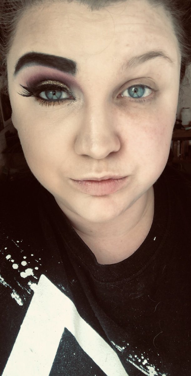 MachineGunAliXX's tweet image. Before and After but always fabulous 💁🏻‍♀️ @elfcosmetics @ProfusionCo @TheCremeShop @LOrealParisUSA @wetnwildbeauty @MorpheBrushes #elf16hourcamoconcealer #morphexjeffreestar #lorealinfallible #lorealfreshwear #cotyairspun #makeup #makeupaddict