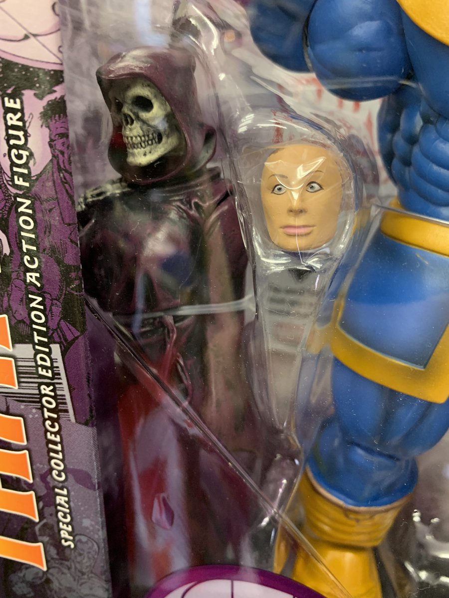 トイ コミックのガリンペイロinakihabara マーベルセレクト版宇宙ゴリ サノス再入荷 付属のデスちゃん ガイコツなのにグラマラスですね 生面も味があっていい