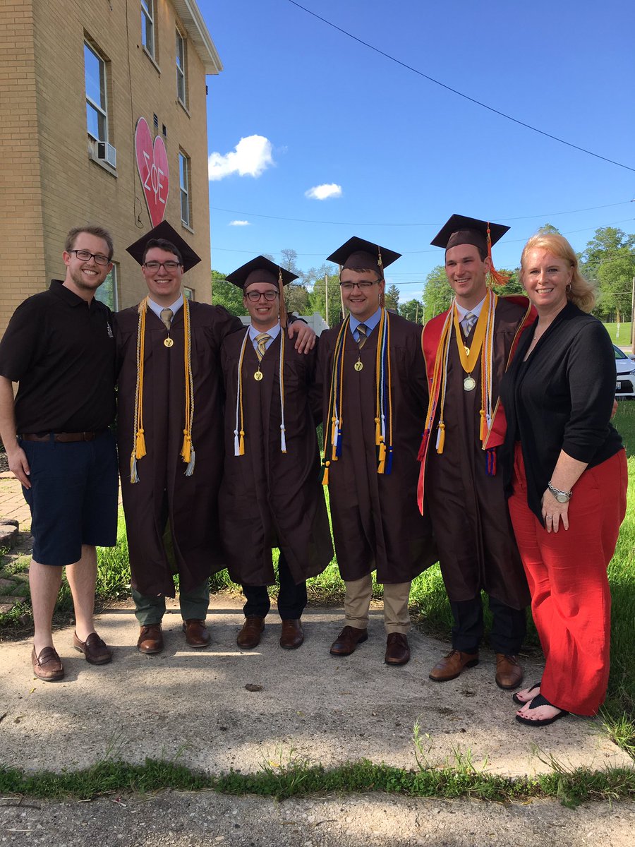 carriewhittier's tweet image. Thankful for the opportunity to celebrate these @ValpoSigEp men at the Hoop of Steel ceremony following today’s @ValpoU graduation ceremony. #LoveThem #ValpoGrad @officialsigep @SigEpVolunteers