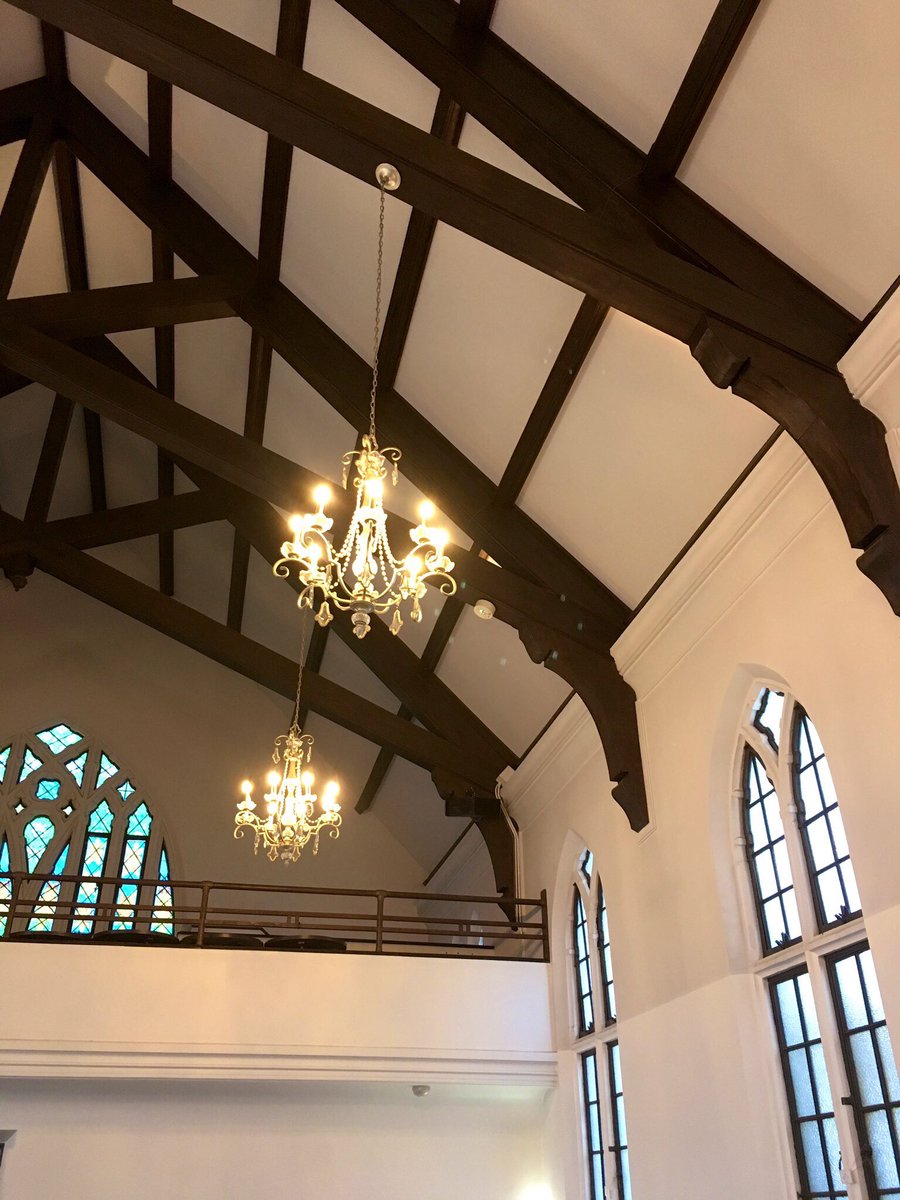 あと教会の礼拝堂を改装したパン屋さん お菓子屋さんに行きました とても綺麗な建物 大北真潤のイラスト