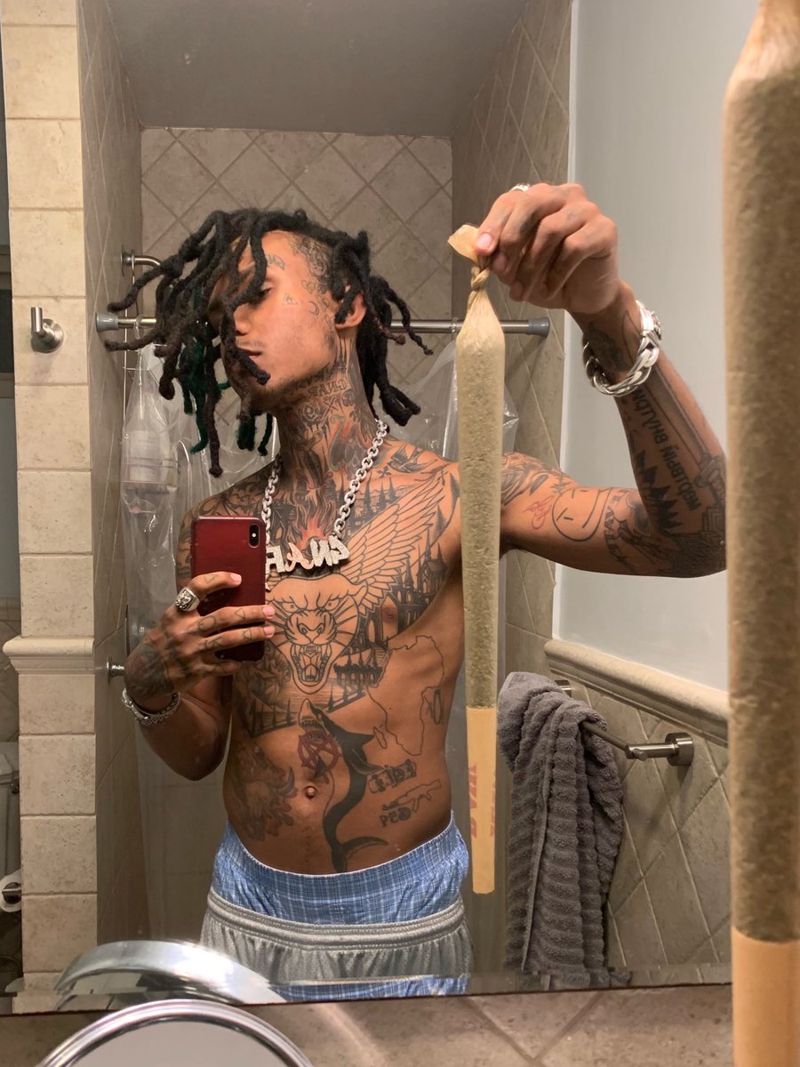 lilgnar's tweet photo. imma smoke dis whole shit 🏴‍☠️ https://t.co/R2VZwQTv5m
