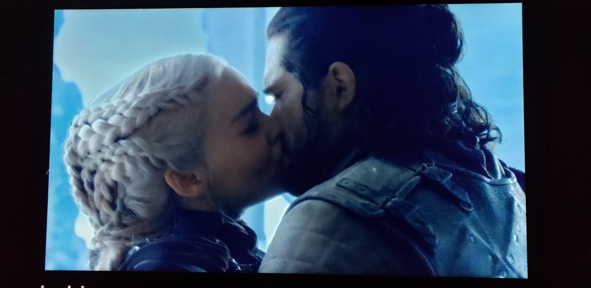 shinechristine_'s tweet photo. "You are my queen now and for the next 30 seconds!" #gameofthrones https://t.co/H1QQiobjO6