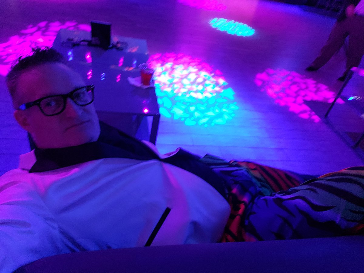 HawkeyeElvis's tweet image. "Paint me like one of your French girls Jack."
#shareyourviewHS