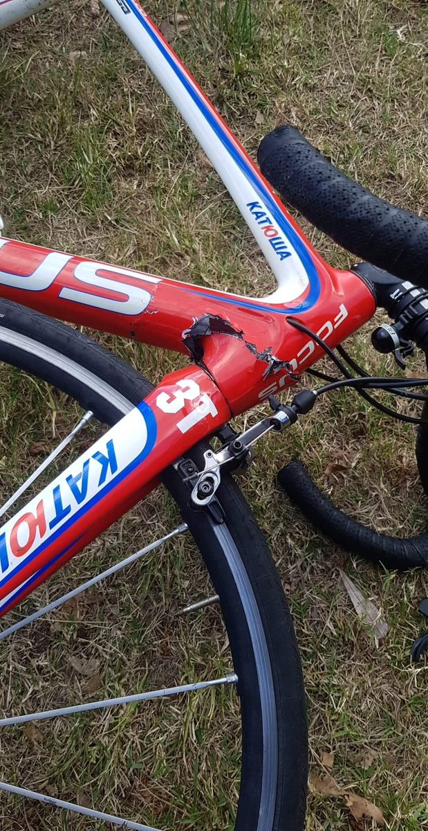FozzyBeavertail's tweet photo. @MichaelOReilly_ @cyclingtips I was hit by a car cycling last week, driver is receiving no charges, because we didnt leave in an ambulance. I got a lift straight to my GP. so much for a metre matters... https://t.co/FhdthnjlIG