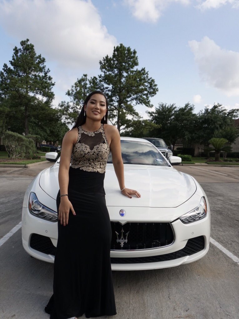 Twinballerz's tweet photo. Twice as Nice ❤️🏀 #Prom2K19 https://t.co/3CgOAbewCo