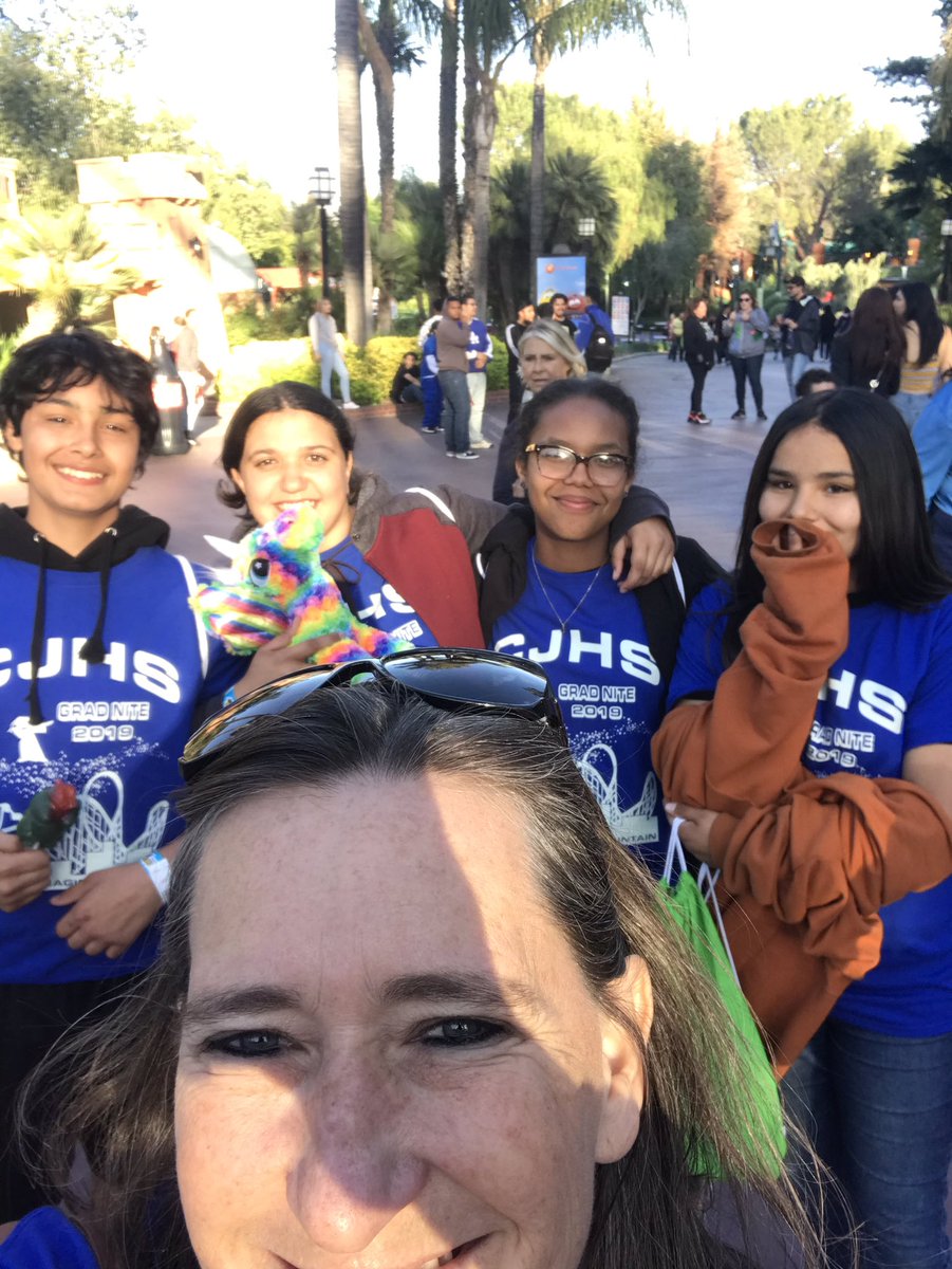princpayne's tweet photo. Compton Grad Night!!!!  I love how we love each other....and our kids!!!  #teambcsd #comptonjhs https://t.co/ADcCZqH9Na