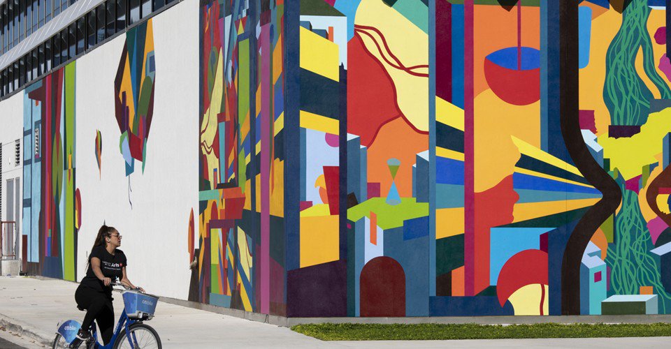 flowprojectla's tweet photo. #LosAngeles #art #water #civic (Miami Beach Bets $7 Million on the Power of Art - CityLab) 
The city spent an unprecedented $7 million on a mural, sculptures, and other artworks around its newly renovated convention... 
https://t.co/LxzoODDvB2 https://t.co/a64h5MI9pd