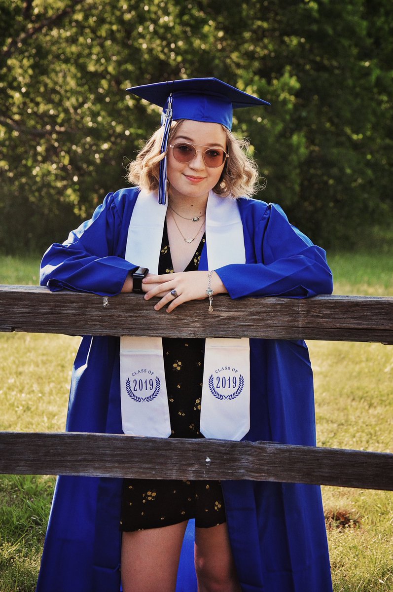 amandapriice's tweet image. In a week, I’m going to be picking up my diploma🤩🎓
#seniors2019 #Classof2019