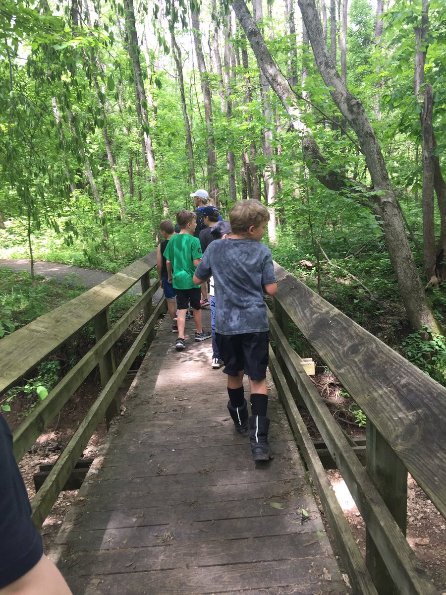 MichelleFine15's tweet photo. Field trip fun pics continued with @LVELiefer!  Learning more about our local ecosystems at Busch Wildlife.  #LVEleads #WSDlearns https://t.co/oFzWSUrd3o