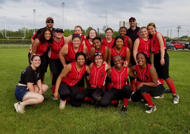 BectayMom's tweet photo. Lady Achaeans get the win against Shortridge 14-0.  Way to win on Senior night ⁦@HerronAthletics⁩ ⁦@HerronSoftball⁩ ⁦@indyhsscores⁩ ⁦@AchaeanSoftball⁩ https://t.co/ehJcb6qnEB