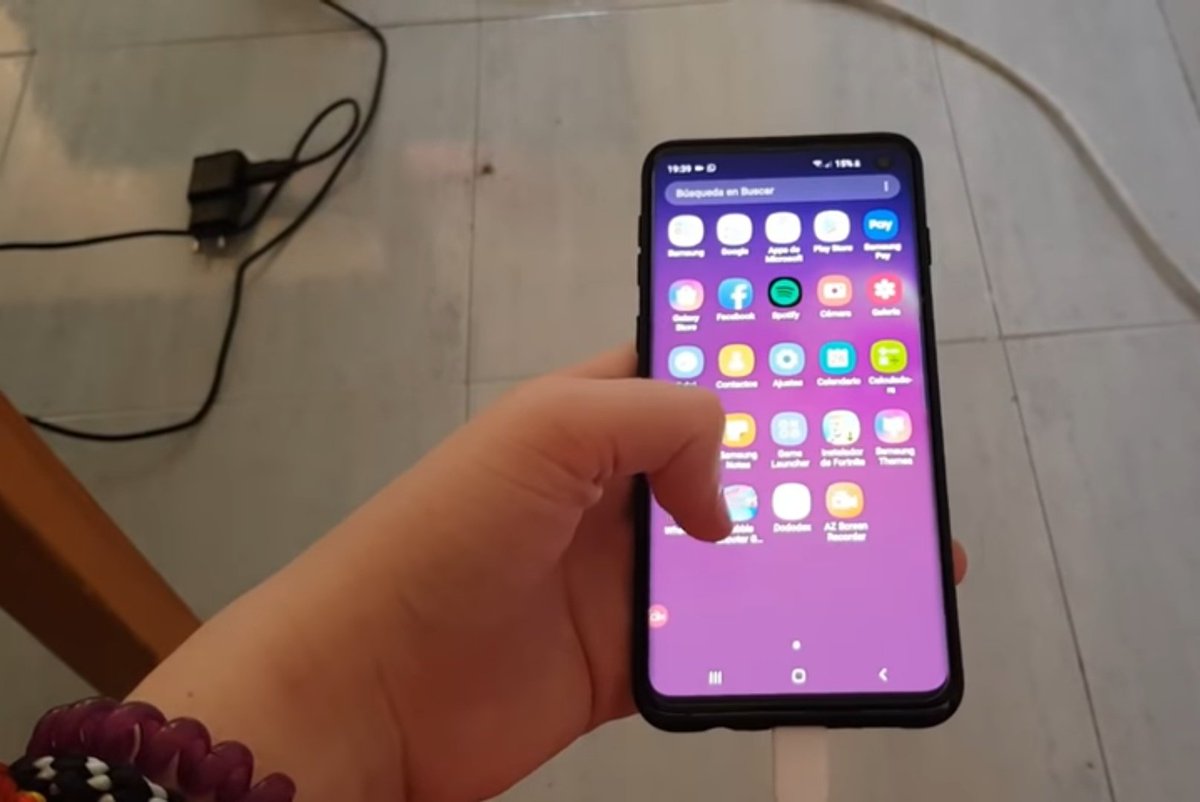 Fernand02313665's tweet photo. Nossa comprei o Samsung Galaxy S10 mas não sei se valeu a pena troque pelo meu iPhone xs Max #s10 #iPhoneXS
:P https://t.co/LN8o1no9Wy