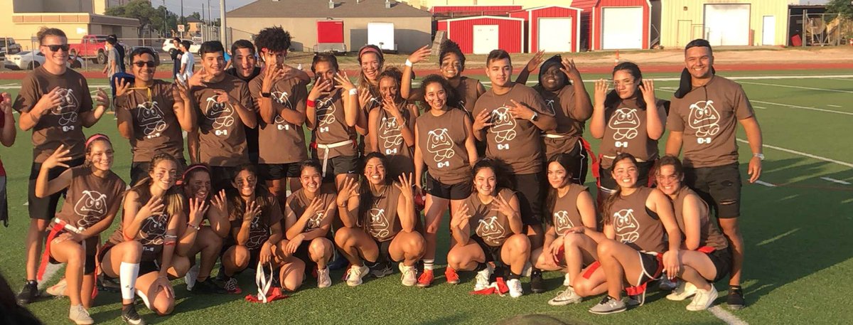 TavarezIan's tweet photo. Had a blast practicing with every single one of yall #juniorpowderpuff onto next yr💪💯 https://t.co/jp4kW26n9Y