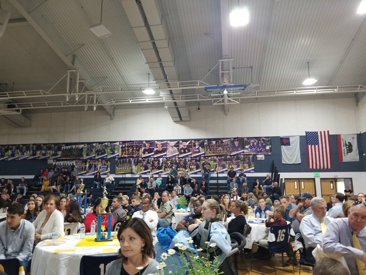 CoachBerk65's tweet photo. Awesome night honoring the 2018-2019 @BVCSLIONS athletics teams, players, and coaches. https://t.co/xIl4STk13k