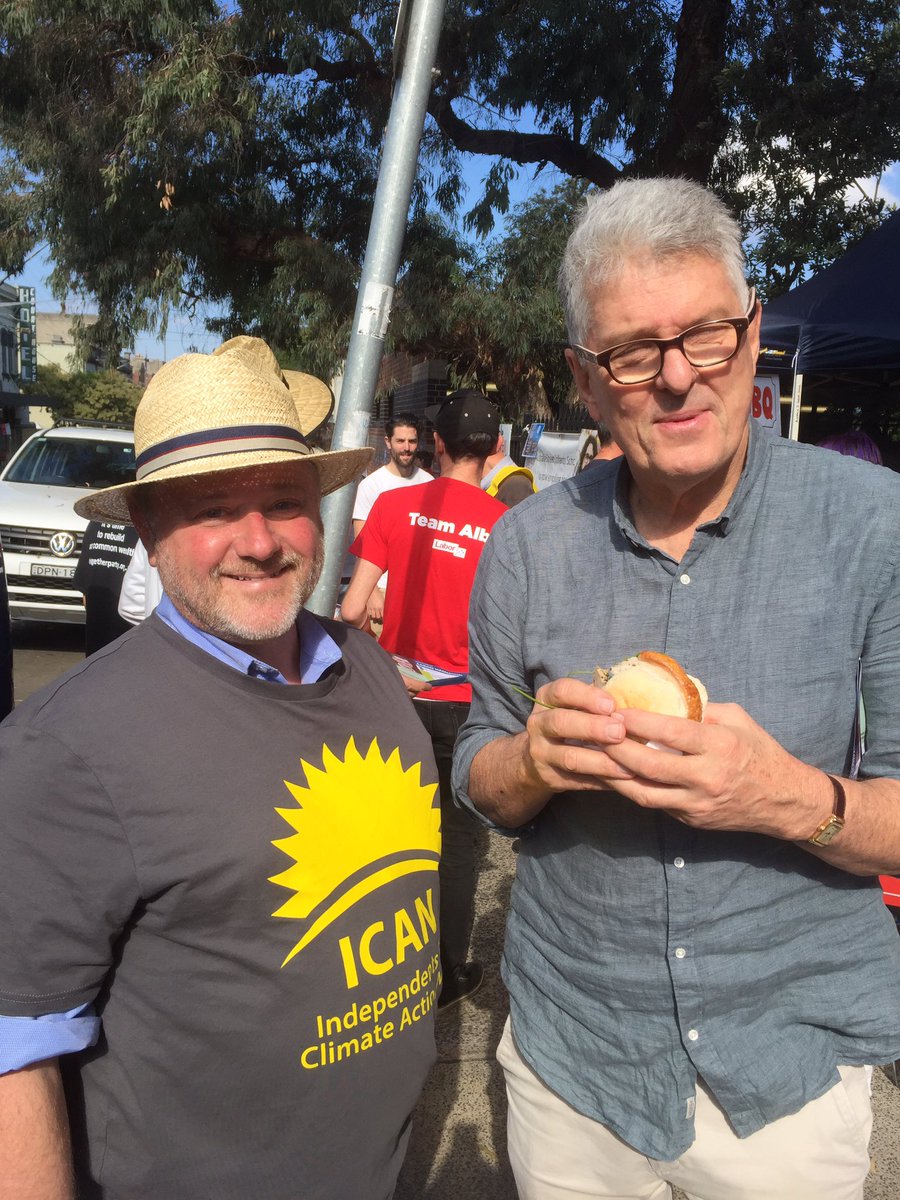 ICAN_Senate's tweet photo. @FrBower &amp; @DavidMarrTweets at Australia Street Infants School

Together, we will do this 💚🌎

@alexbhturnbull @simonahac @nellevision @sallymcmanus @frankelly08 @PatsKarvelas @LeeLinChin @MagdaSzubanski @DrAndyLewis1 https://t.co/MT8Os3YFHo