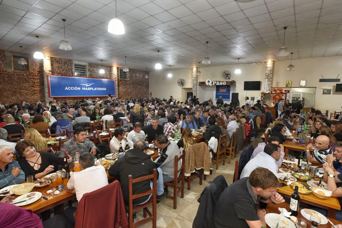 GustavoPulti's tweet photo. Que lindo hacer un alto en el recorrido para volver mañana a las calles, las casas y la instituciones. El diálogo para activar Mar del Plata y Batan alimenta el futuro, nos reúne con los vecinos y entusiasma. #ActivaMDP #DialogoMDP https://t.co/LRNRQbe3JG