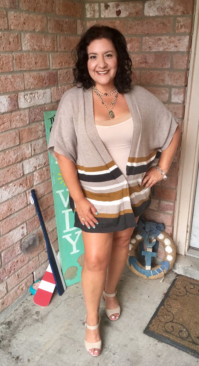 CaylorMonika's tweet photo. Date night!!! #adultfun #momlife #theoddfellas #CorpusChristi #itsnotNKOTB #sorryjonathan https://t.co/odGfkq7vnp