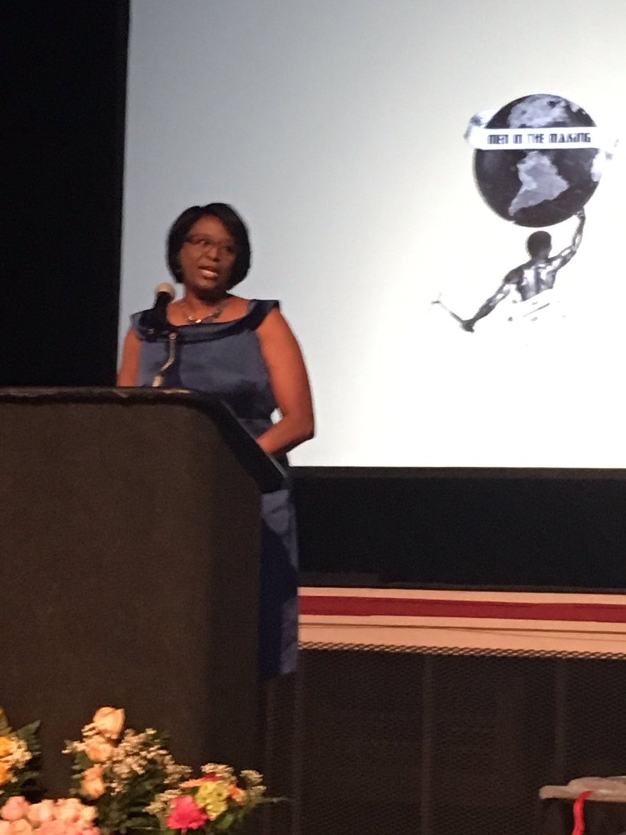 JeffBakerFL's tweet photo. The #MenInTheMaking Mentors got help from the ladies tonight. Three amazingly accomplished #StPete woman shared their wisdom with the young men. Thanks @StPeteTomalin, #SPCollege’s @TonjuaWilliams, and Councilmember Lisa Wheeler Bowman for all you do to ensure the #SunShinesHere! https://t.co/bNs761le4z