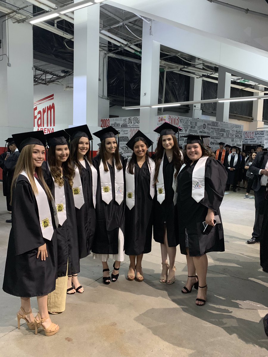 AliciaForina's tweet image. normally we try not to brag in this haus but uhm i turned 18 on tuesday and now it’s friday and i can officially say i’ve earned an associates degree.. who let me graduate college before high school lol #blessed #lightflex