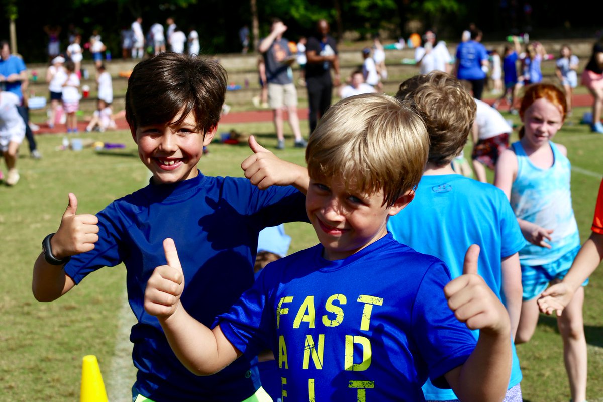 CaseyLeonard__'s tweet photo. These guys were all thumbs up for Firld Day! #TrinityFFD https://t.co/DlZVDeiM2q