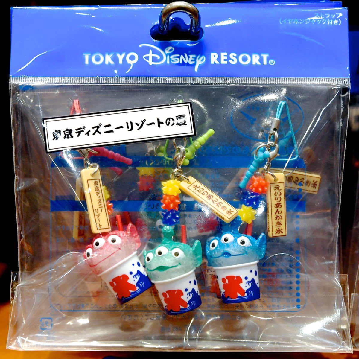 Mezzomikiのディズニーブログ お祭りメニュー グッズデザイン 東京ディズニーリゾートの夏 ストラップセット発売中 詳しくは T Co gvedj1dn