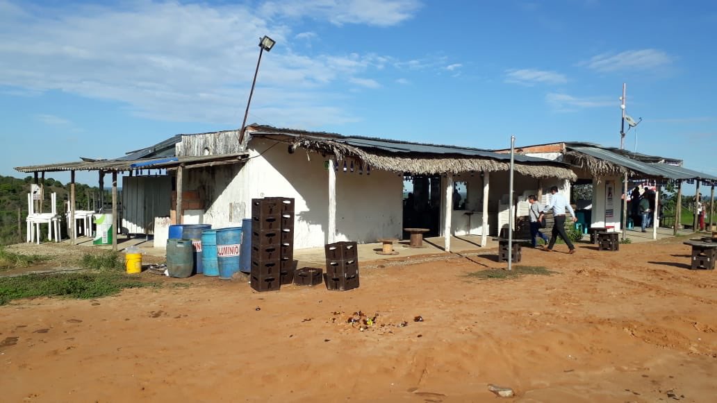 aruedagomez's tweet photo. Tristemente el ejercicio democrático de hoy en el #FOROCD EN #VILLANUEVA se vio opacado por un lugar de condiciones inaceptables para un evento de tal importancia, los asistentes y pre-candidatos NO lo merecemos. Lugares adecuados por favor!! @AmandaRocioGon1 @NubiaSMartinez https://t.co/ZCK2qgRYwD
