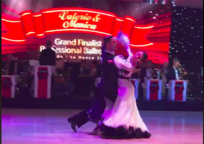 kensandance's tweet photo. Freedom to Dance 2019.5.12
Valerio Colantoni,Monica Nigro
Slowfox
【バレリオコラントーニ モニカニグロのスローフォックストロット】
#ballroomdance #ballroom #dance #ballroomvideo #prodancer #WDC #slowfox #社交ダンスまとめサイト https://t.co/yEXxBvWoy6 https://t.co/nJBdoTzmFC