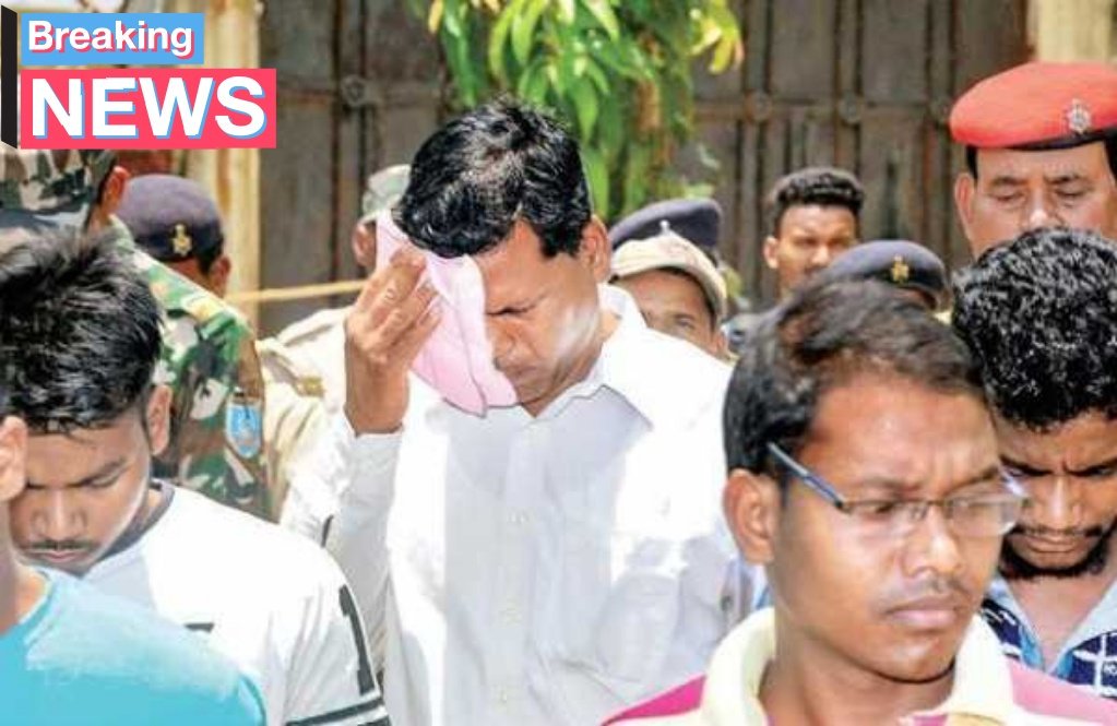 karunasagarllb's tweet photo. Christian priest #AlphonseAind along with 5 others was sentenced yesterday to life imprisonment till death by court in a June, 2018 case of #CriminalConspiracy, #Kidnapping, #Disrobing &amp; #GangRape of 5 girls in Kochang village, Kunti district, Jharkhand...

No media tells u this! https://t.co/7KWtzhM91A