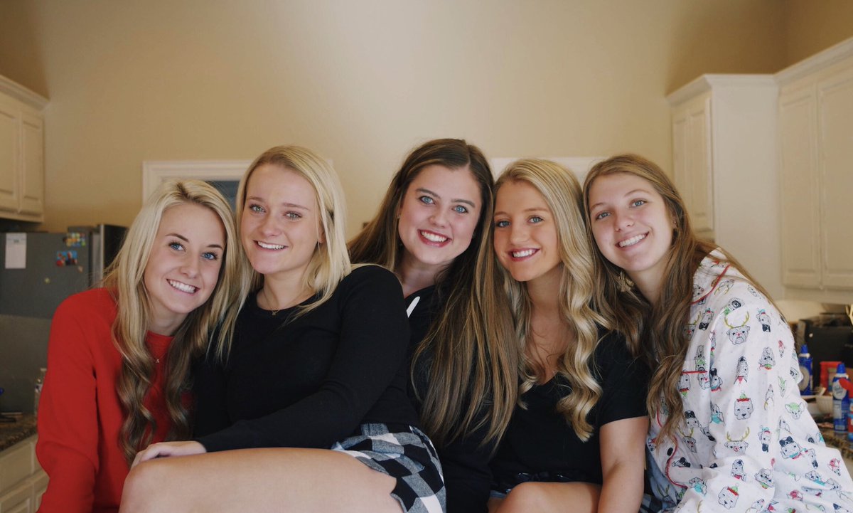 KaleighMckown's tweet photo. happy birthday kimmy!! love you boo<33 https://t.co/LELuSU3b5f