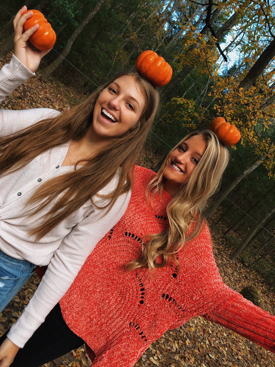 KaleighMckown's tweet photo. happy birthday kimmy!! love you boo<33 https://t.co/LELuSU3b5f