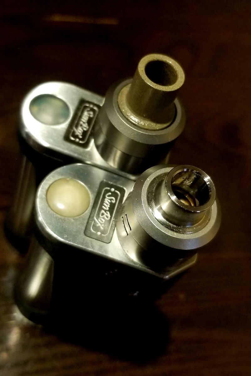 CherryBbox1's tweet image. GameOver3のCustom パフボタン
本水牛の角を使用して1つ1つ作っています。
水牛の角の特性でLEDの光がぬらぬらと光ります。

#CherryBbox
#GameOver3
#VAPE好きな人と繋がりたい