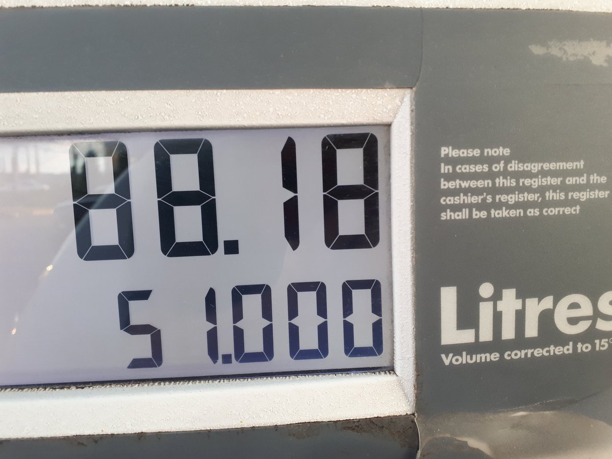the5bergens's tweet photo. OK, be honest ... who else has pumped an exact litre like this? Go ahead, I'll wait 😁 #PerfectPump https://t.co/xrJseq14Gw