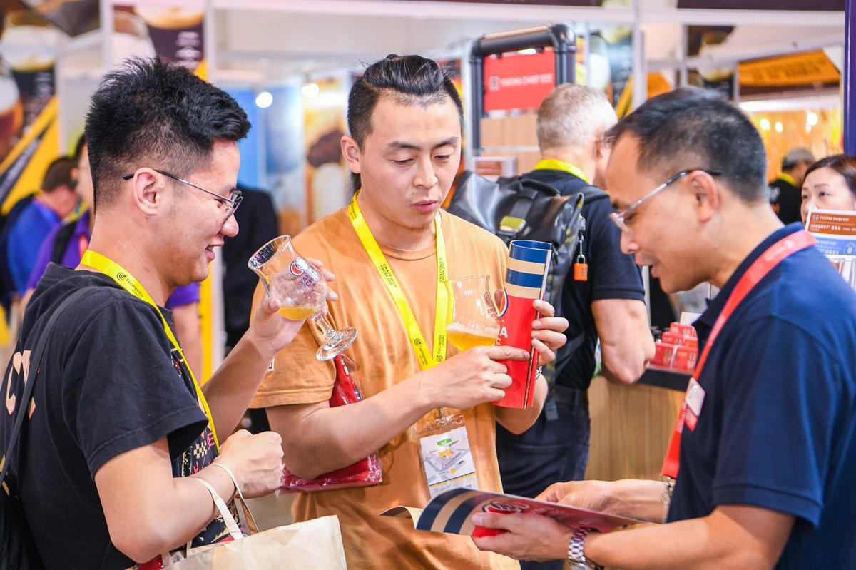 YakimaChief's tweet photo. We had an amazing time in Shanghai this week, meeting brewers from around the world. #CBCE
•
•
•
•
#hopshot #hopburst #greatbeergrowshere #hops #beer #craftbeer #brewing #homebrewing #ychhops #ych #yakimachief #yakimachiefhops #craftbeerchina #corporatesocialresponsibility https://t.co/jZPWPoPxL7