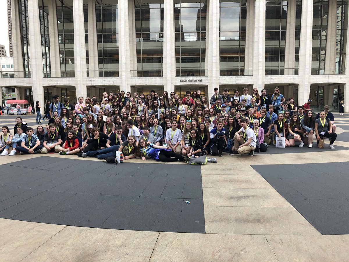 EricKobb's tweet photo. CMS 8th grade music students are having a fantastic time in New York City! @CooperativeMS https://t.co/lUcKqO3urO