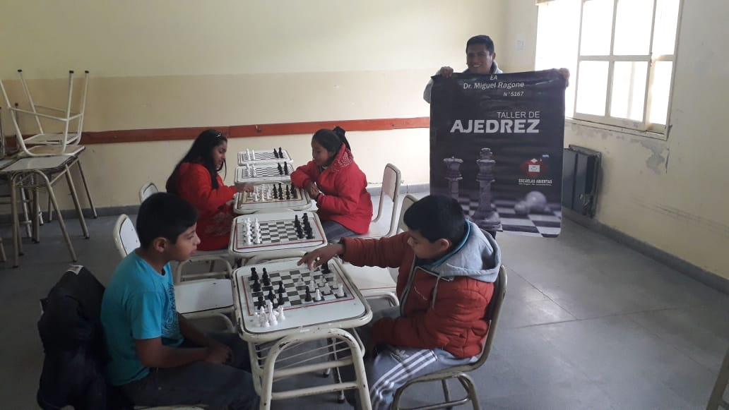 ESCUELAS ABIERTAS COLEGIO MIGUEL RAGONE Taller de ajedrez GRACIAS PROFE CESAR POR EL VANER <a href="/lubassi/">Luciana Bassi</a> <a href="/patriciapinasco/">Patricia Pinasco</a> <a href="/aniberruezo/">analia berruezo</a> <a href="/fguillesaavedra/">GUILLERMO SAAVEDRA</a> <a href="/matiaszaki16/">Ezequiel Nuñez</a> <a href="/OscarOscarghu/">oscar hernandez</a> <a href="/larubita70/">Rubita Bijou</a> <a href="/Judit8707/">Judit Fernández</a> <a href="/artydance23/">Gilda Rodríguez</a>
