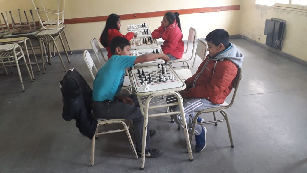 ESCUELAS ABIERTAS COLEGIO MIGUEL RAGONE Taller de ajedrez <a href="/patriciapinasco/">Patricia Pinasco</a> <a href="/fguillesaavedra/">GUILLERMO SAAVEDRA</a> <a href="/matiaszaki16/">Ezequiel Nuñez</a> <a href="/aniberruezo/">analia berruezo</a> <a href="/Judit8707/">Judit Fernández</a> <a href="/lubassi/">Luciana Bassi</a> <a href="/larubita70/">Rubita Bijou</a> <a href="/OscarGhillione/">Oscar Ghillione</a> <a href="/artydance23/">Gilda Rodríguez</a>