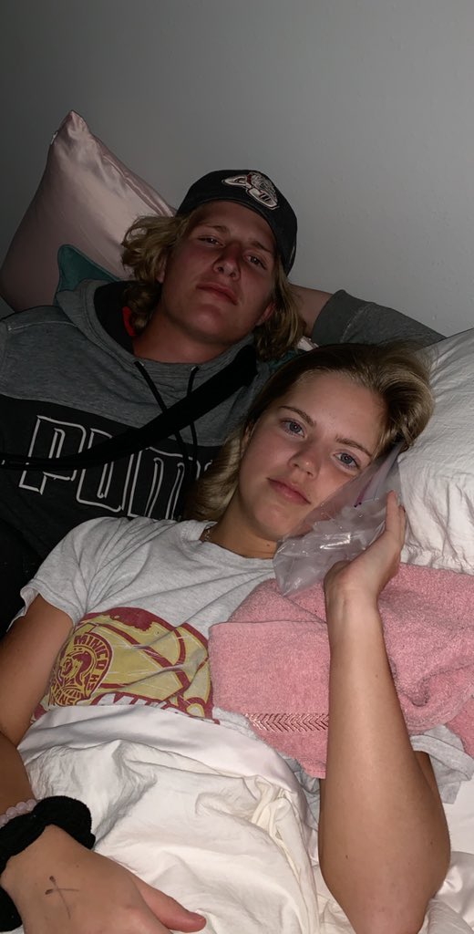 jaylierasmussen's tweet photo. think my root canal gave me lymphoma. please pray https://t.co/IcHfHuhaU2