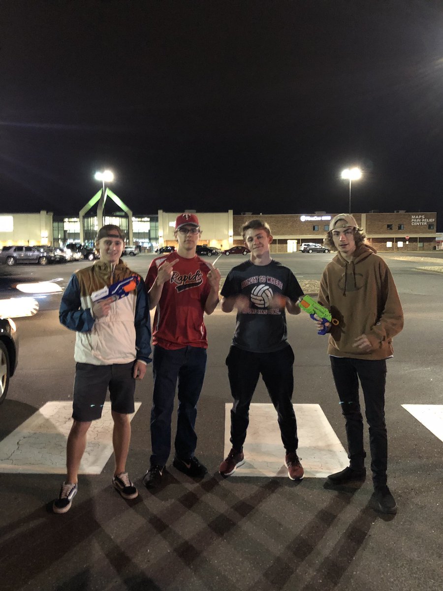 AdamJohnPresto1's tweet photo. Adam and John each pick up a kill on Brandon and Gavin from coocharooskies 10:47 @Assassins20191 https://t.co/6AH6uVbfZp