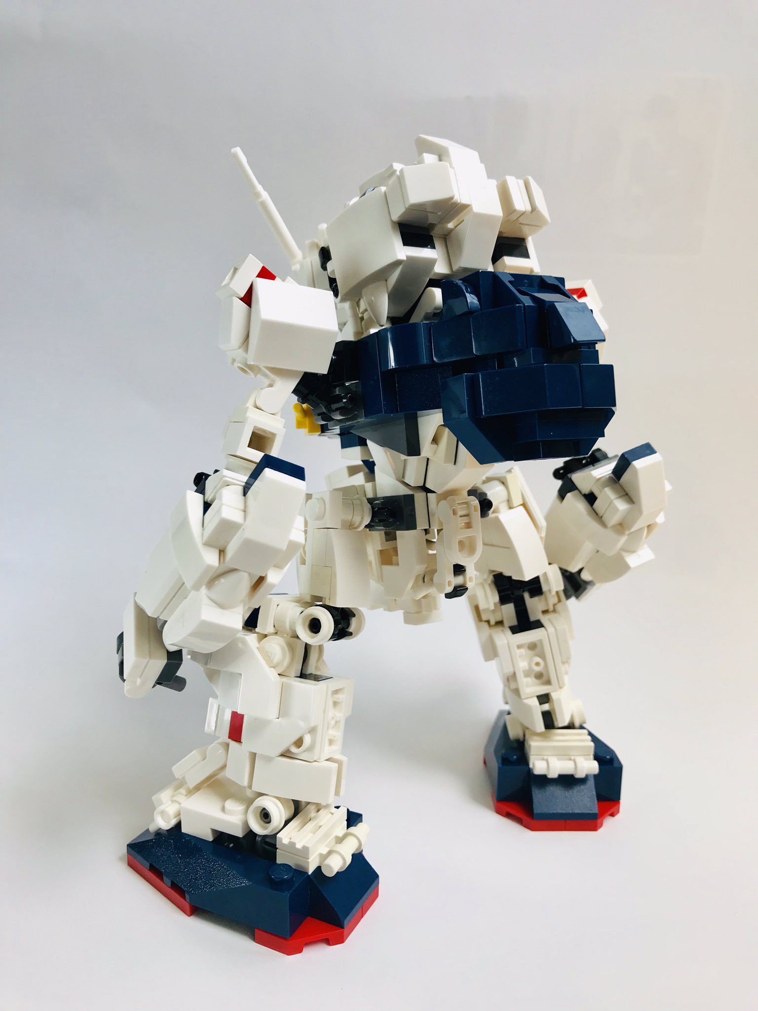 ミサトモ Ar Twitter ずっと気になっていた ジョーさん Arrowblow Kのディフォルメロボの頭部を作ってみました 足りないパーツもあるので 色々いじっているうちに ガンダムっぽい仕上がりにしてしまいました 目の玉のあるロボってかっこいい