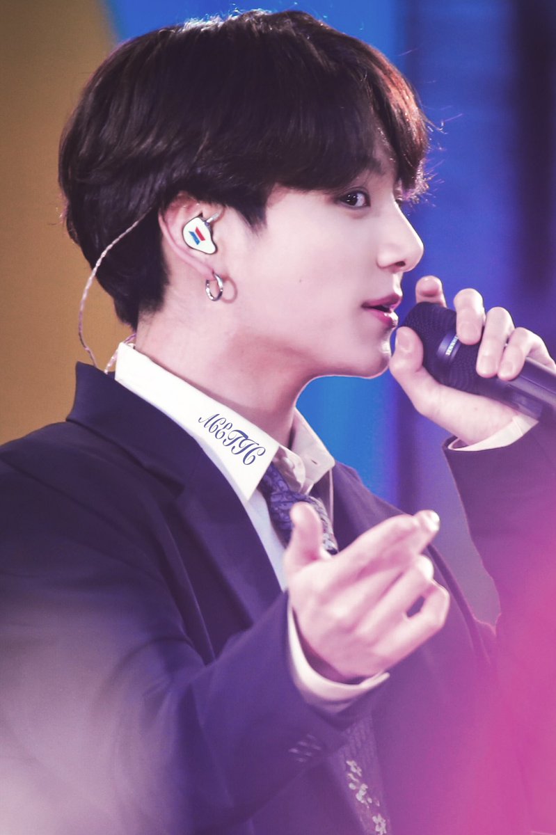 ACEtic_JK's tweet photo. 190515 GMA

Realism oil-painting 

#BTS⁠ ⁠⁠⁠⁠#방탄소년단 #정국 #전정국 #JK #jungkook @BTS_twt https://t.co/65oQXG10uM