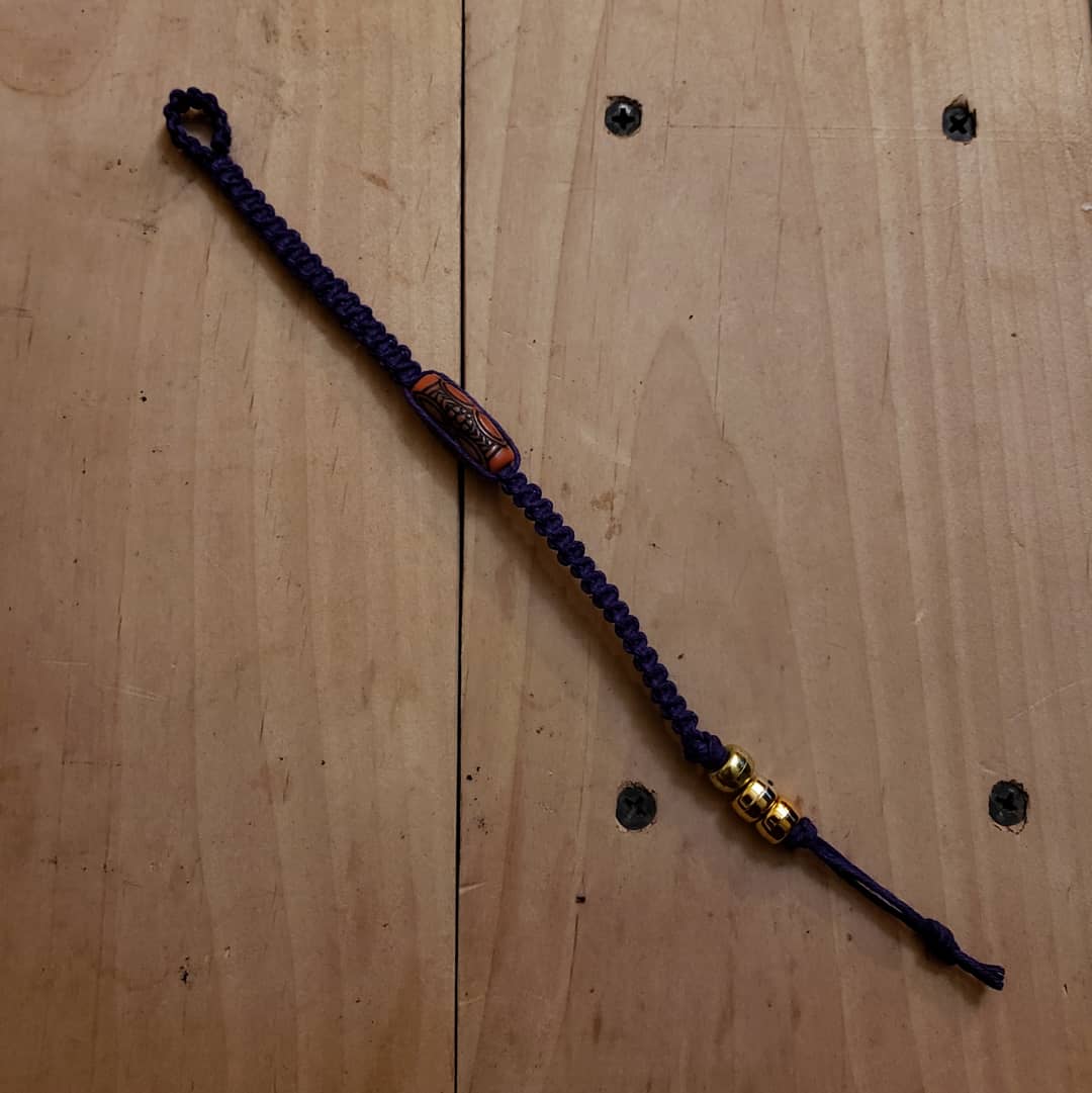 knottyintrovert's tweet photo. This striking, neutral #bracelet is the ultimate #stapleaccessory and is available for $18 -- includes #freeshipping and comes #giftwrapped 💜 #darkpurple #hempcord #hemptique #hemptiquecraft #accentbeads #handmade #macrame #squareknots #hempbracelet #knotty_introvert_creations https://t.co/aMR0w29NDR