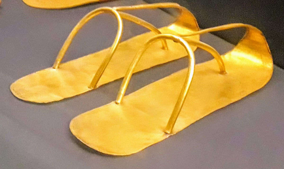 wordsmithkaur's tweet photo. Silence is golden but when it threatens your freedom it's yellow... 
#ColorsofBharat #Blogboosterind#colours #India #yellow #golden #goldslippers #Cairomuseum #indiantravelblogger #egypt #precious #history https://t.co/Hr2HK40qoG