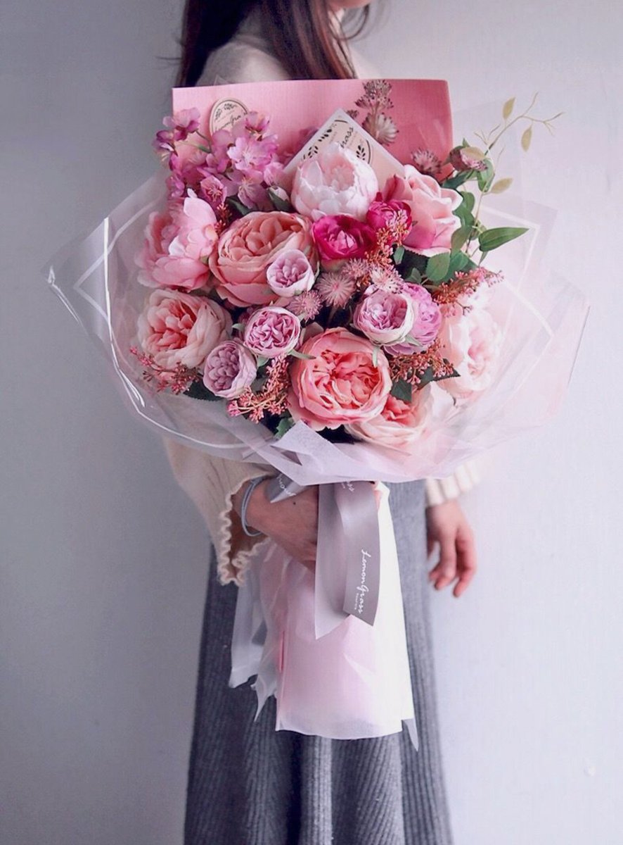 Vale22046's tweet photo. #18Maggio

NeiTuoi grandi occhiNeri
vedo laBellezza 
del tuoCuore
vedo laPurezza 
della tuaAnima

VorreiDarti amoreMio
laSoluzione ad ogniCosa 
ma ciò che possoFare
è dartiTutto il mioAmore

BuonCompleanno
figliaMia❤

#LaForzaCheHaiDentro
#VentagliDiParole https://t.co/p97ZJLxraI