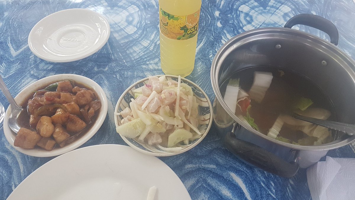 fonzysdad01's tweet photo. Asked for free soup and they gave me a small kaldero. :) #wheningensan https://t.co/vYbM2e8mDe