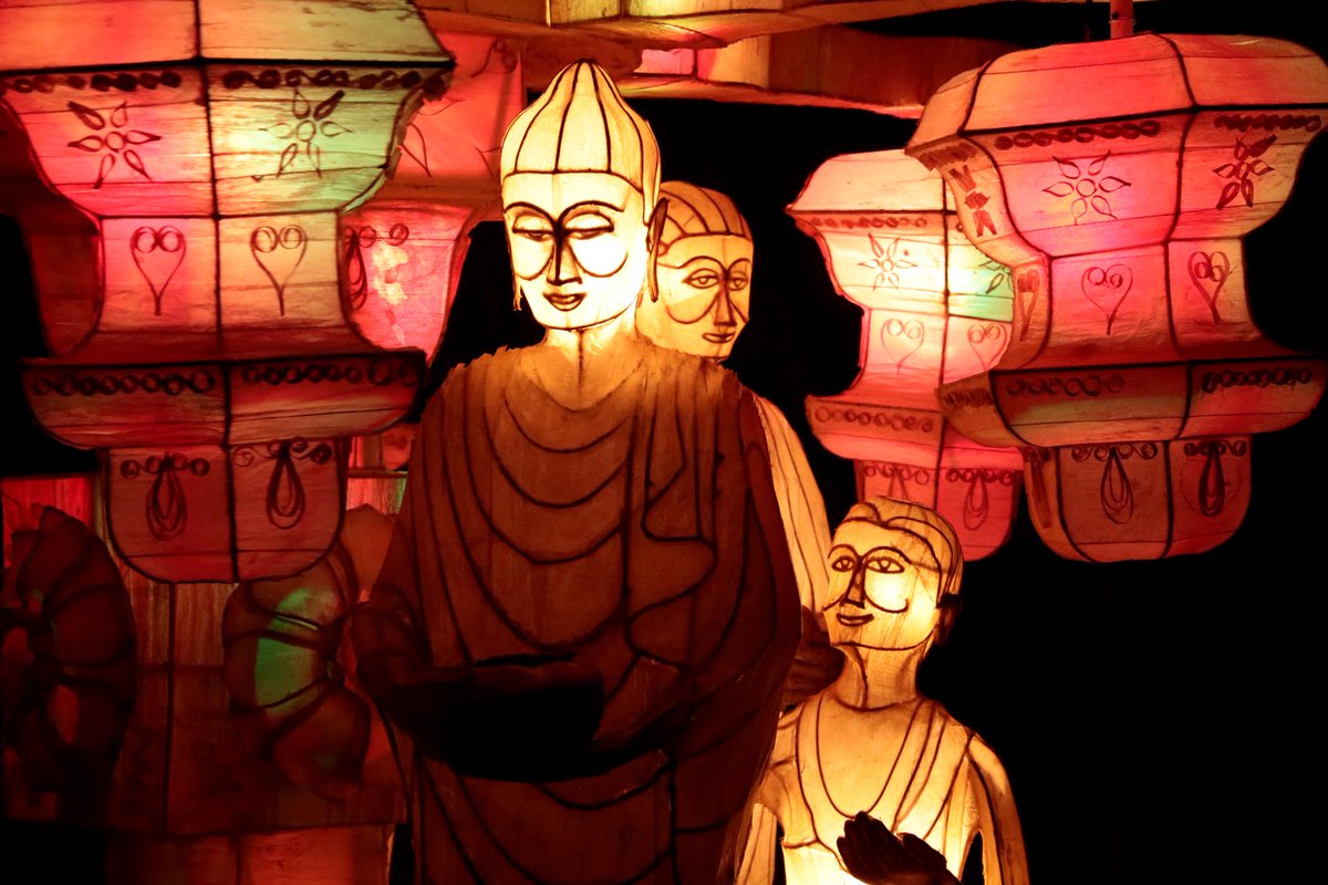 Danuinn's tweet photo. As we celebrate Vesak this year, let us not forget what makes our little Island 🌴 home beautiful. Our diversity is what make us unite as one.
wish you a peaceful #Vesak! 🇱🇰
.
.
.
.
#WTFlk #LK #SL #Lanka #instagood #photooftheday https://t.co/cnIKF3VwL1