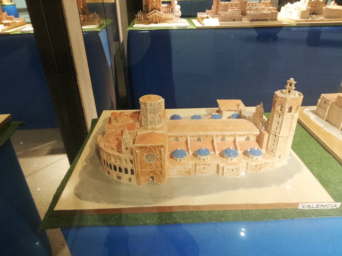 La #catedraldeValencia #Valencia en @CCLaMarina  exposición de miniaturas #monumentosyheraldica especial #catedrales