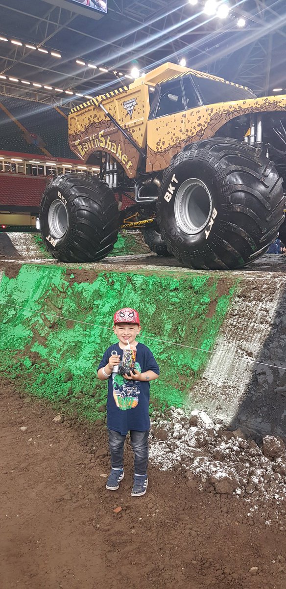 #MonsterJam