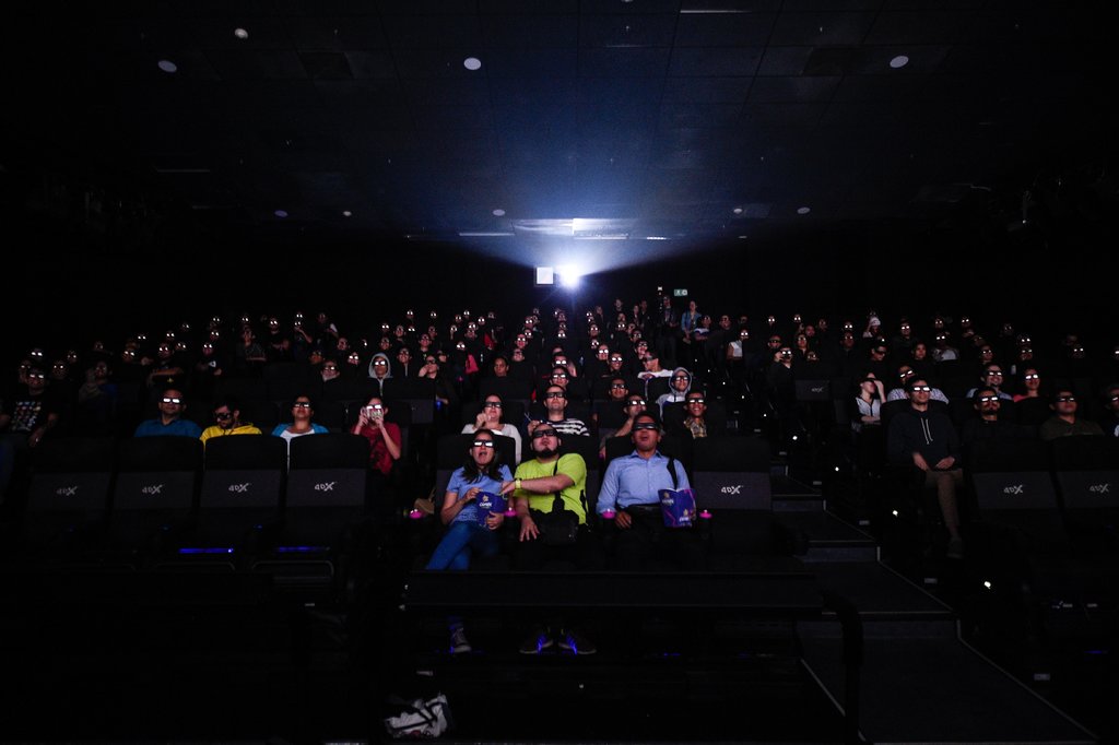 Endgame2019HD's tweet photo. Show Start #AvengerEndgame https://t.co/QmbtyFoh1b